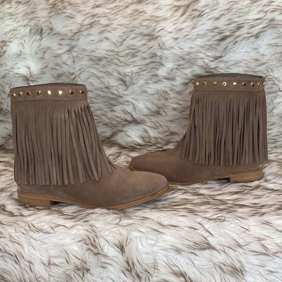 Michael Kors Billy Studded Fringe Suede Ankle Boots Tan Gold Western Size 6.5 - Picture 9 of 16